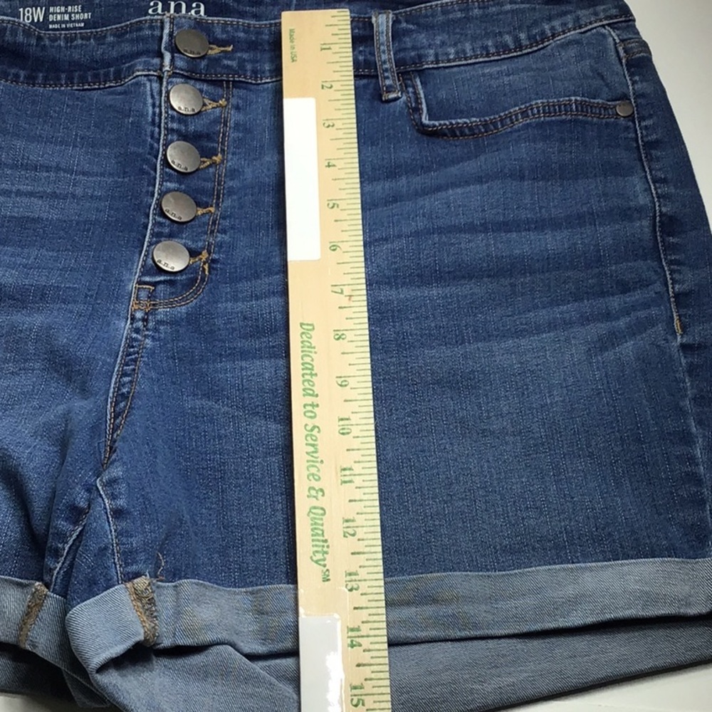 🌼3/$13🌼BUNDLE DEAL! a.n.a High Rise Blue Denim Short - Picture 7 of 11